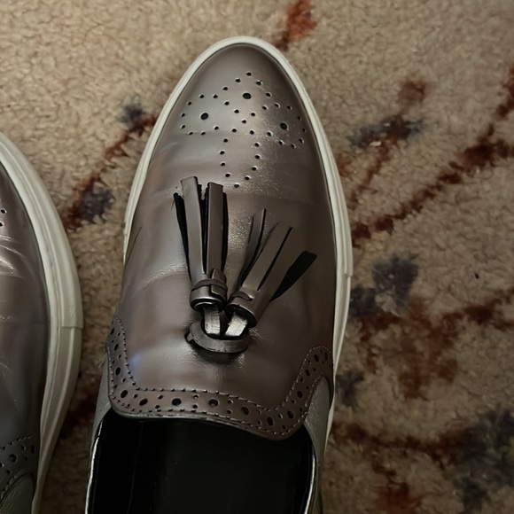 Like new silver copper slip on shoes. Stylish with tassels size 40 - Picture 2 of 3